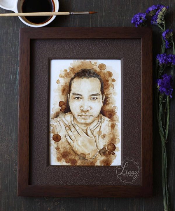 Retrato a café , bello pedido para una persona especial – Kaffeemalerei von Lianzhi Artist